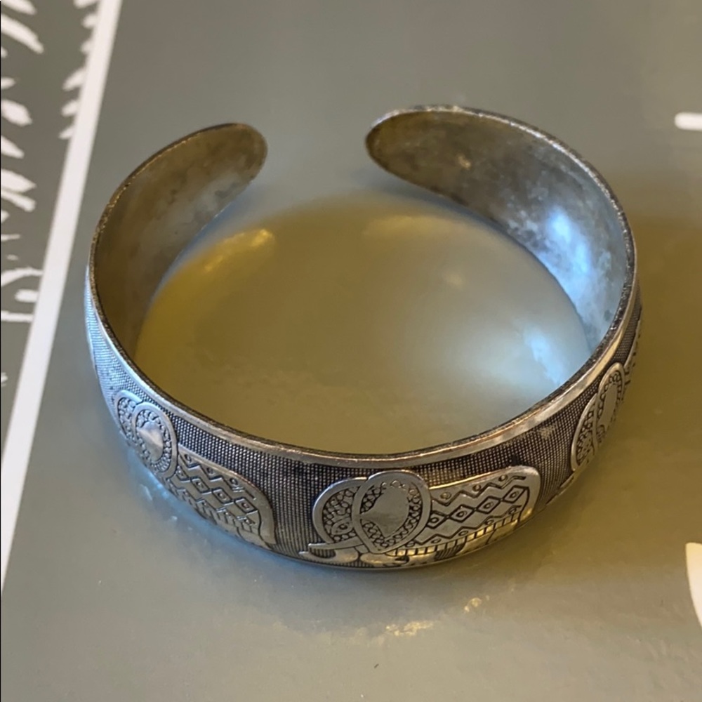 Elephant Cuff - Picture 2 of 7